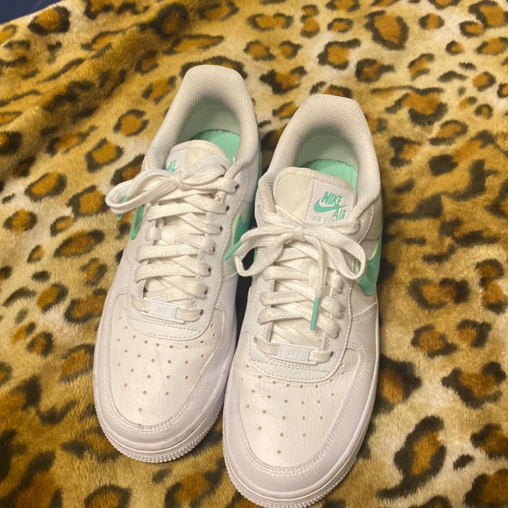White Nikes, Air Force ones size 6 1/2